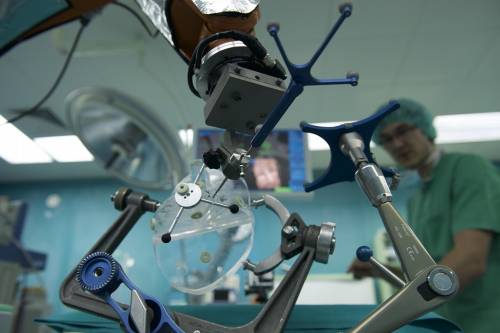 FSB robot RONNA u neurokirurgiji u Zagrebu